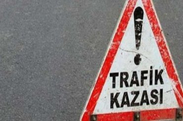 Otomobil tescilsiz motosiklet ile çarpıştı: 2 yaralı