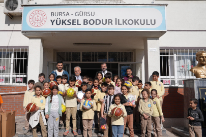 Başkan Işık okul okul geziyor