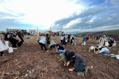 Gelecek nesillere daha ''yeşil bir dünya için''  fidanlar toprakla buluştu
