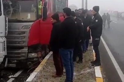 Yoğun sis, 3 araca kaza yaptırdı