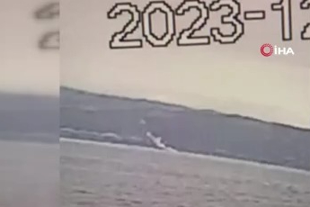 Deprem anında denizin ortasından duman çıkmış