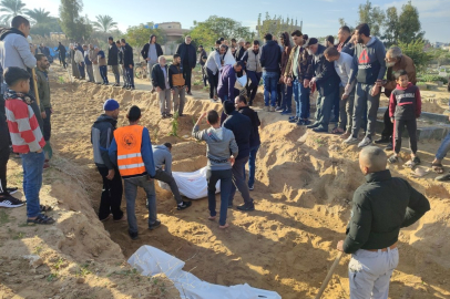 İsrail Gazze’de mülteci kamplarını vurdu: 23 ölü