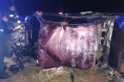 Direksiyon hakimiyeti kaybolan otomobil takla attı