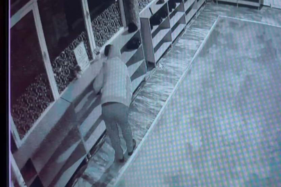 Camiden ayakkabı hırsızlığı kamerada