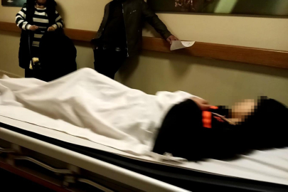 Bahçede bulduğu tineri ateşe veren çocuk yaralandı