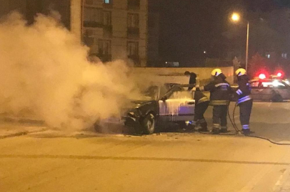 Seyir halindeki otomobilde yangın