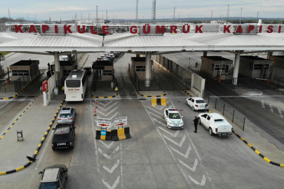 Avrupa’ya açılan kara sınır kapılarından 15 milyon yolcu geçiş yaptı