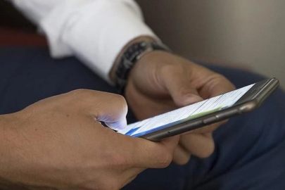 Telefon ve bilgisayar gözü kurutuyor