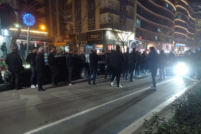 Bıçaklı ve silahlı kavga ettiler! 3 yaralı!