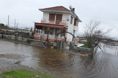 Balıkesir’de yazlıkları su bastı