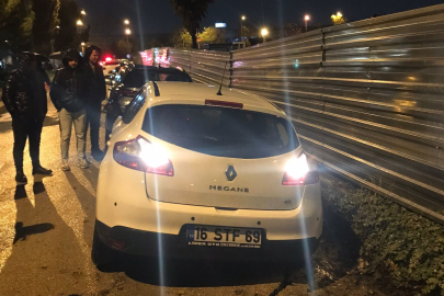 Bursa’da yağış sonrası yol çöktü : 4 araç hasar gördü