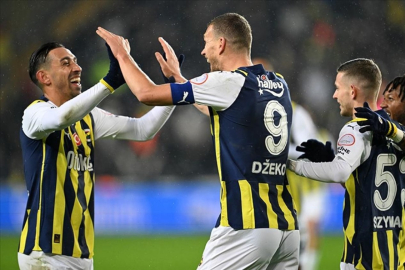 "Fenerbahçe, Konyaspor'u 7-1 Mağlup Ederek Süper Lig'deki Liderliğini Sürdürdü!"