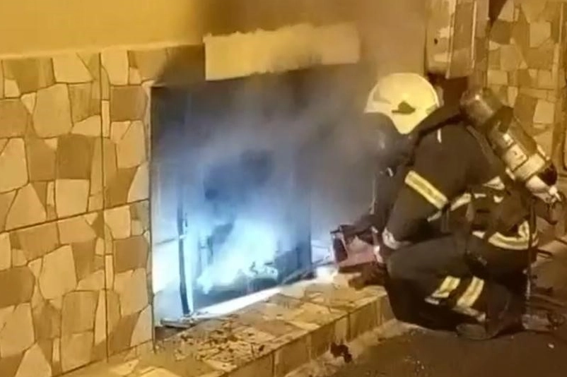 Bursa'da evi kundaklayan şüpheli güvenlik kamerasına yansıdı