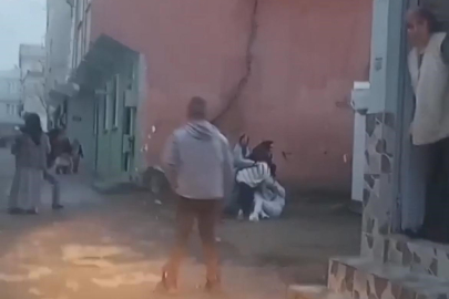 Bursa’da gürültü kavgasına tutuşan kızlar saç baş birbirine girdi