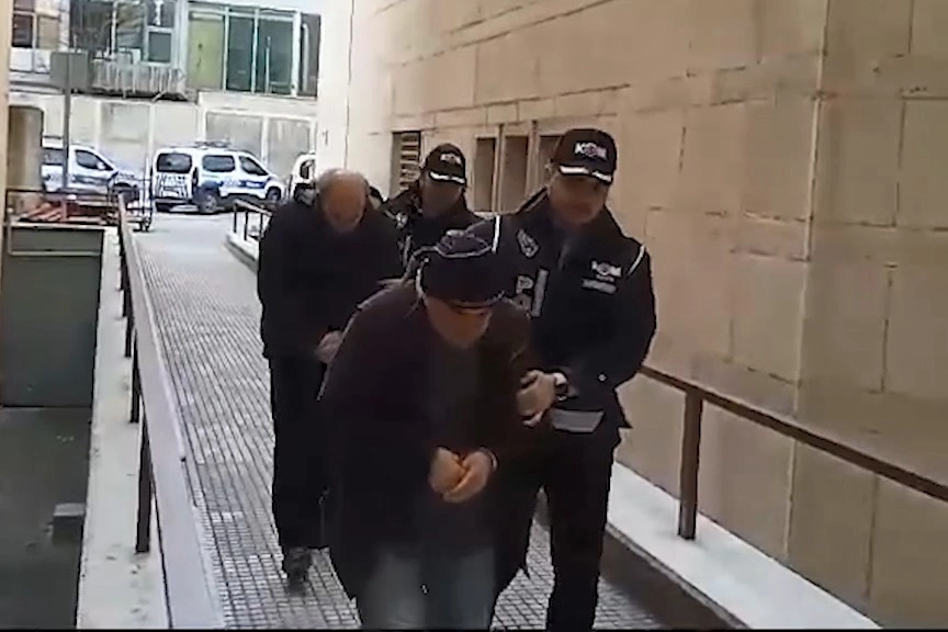 Bursa'da tefecilere operasyon..3 kişi tutuklandı