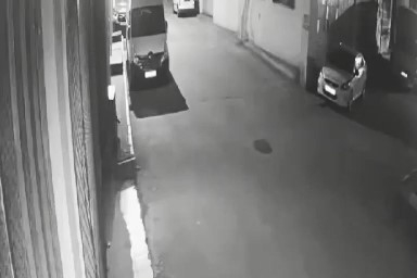 El freni çekilmeyen otomobili lodos sürdü