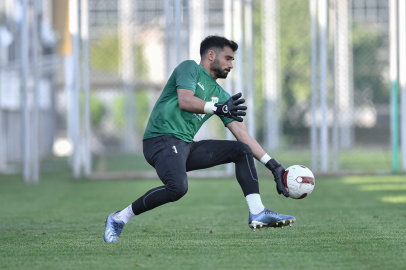 Bursasporlu kaleciden şok ayrılık!