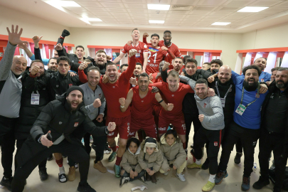 Sivasspor’dan galibiyet pozu!