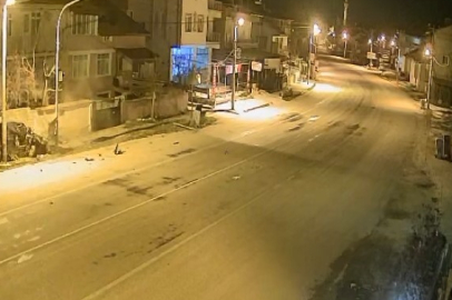 Isparta’da otomobilin hurdaya döndüğü kaza güvenlik kamerasında