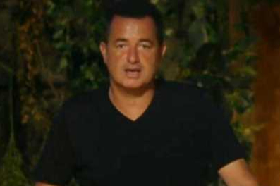 Acun Ilıcalı telefonunu gösterirken panikledi!