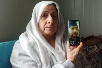 Depremde oğlunu, gelinini ve iki torununu kaybetti