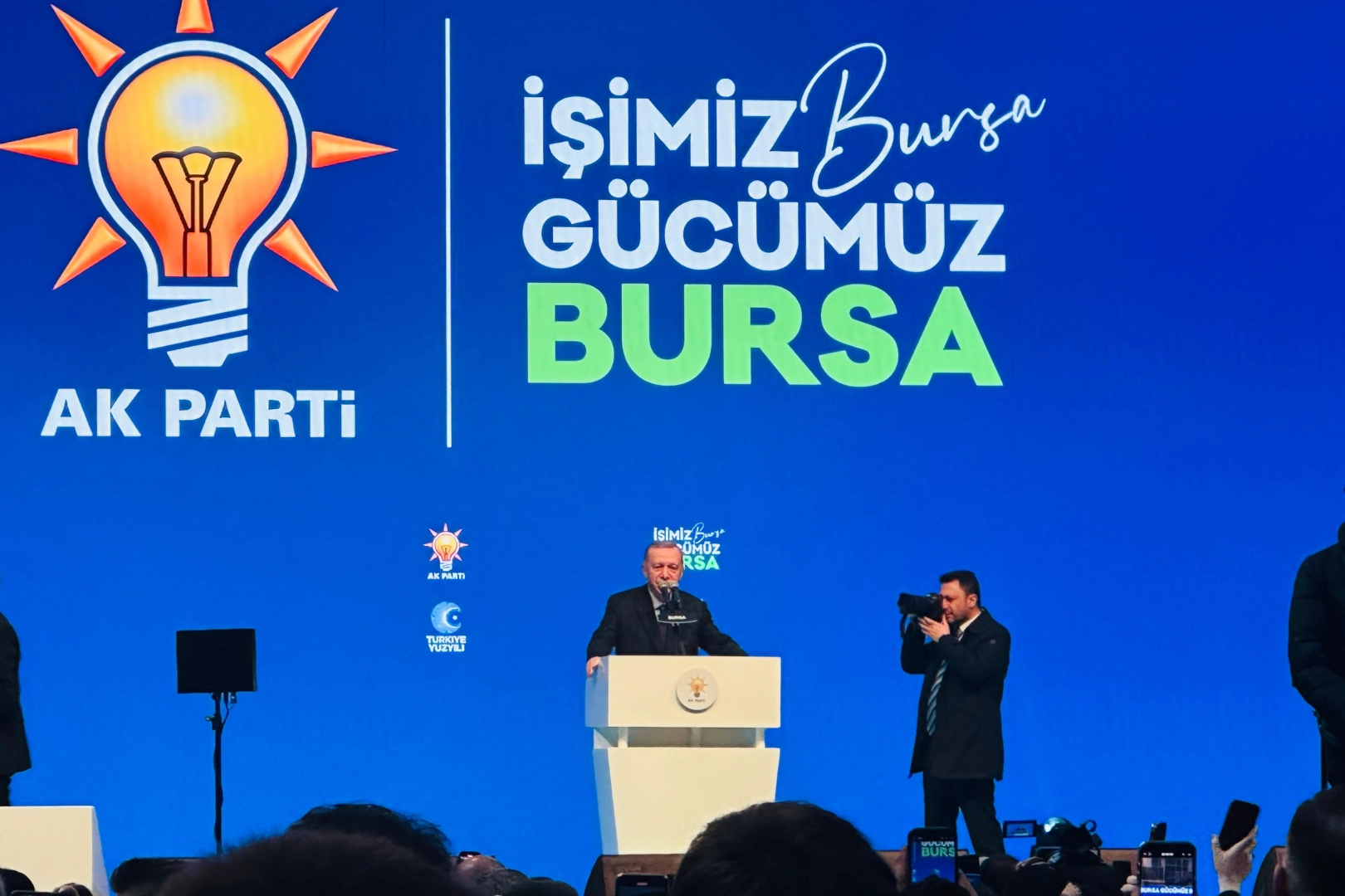 Cumhurbaşkanı Erdoğan'dan CHP'ye eleştiri: "CHP'de herkes bir köşe başına yapışmanın derdinde"