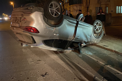 İnegöl'de aracıyla seyir halinde fenalaştı, takla attı!