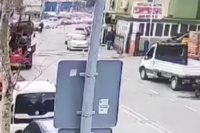 Beylikdüzü’nde motosikletli şahıslar taş atıp aracın camını kırdı