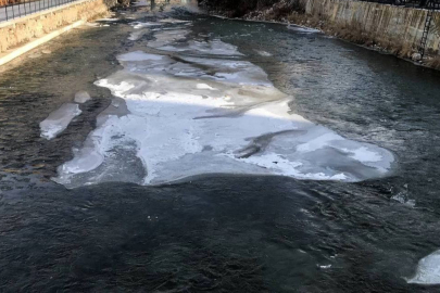 Türkiye’nin en hızlı akan nehri olan Çoruh buz tuttu