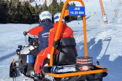 Uludağ'da faciadan dönüldü...Telesiyejin telleri koptu, bir turist yaralandı