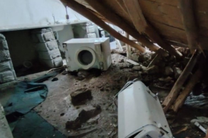 Bir evin damı çöktü