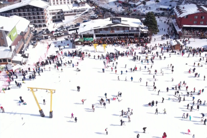 Yarıyıl tatilinin son gününde teleferikte kuyruk oluştu