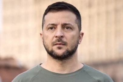 Zelenski, cephe hattındaki askerleri ziyaret etti