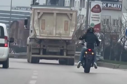 Akan trafikte tek teker ilerledi...