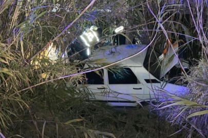 Dere yatağına uçan otomobil için yardıma koştular, bulmaca gibi kazayı çözmeye çalıştılar