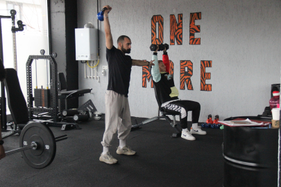 Deprem sonrası hayata tutundular!