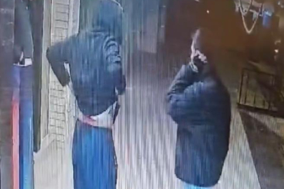 Tanımadığı şahıs tarafından bıçaklanan genç hastaneye kaldırıldı