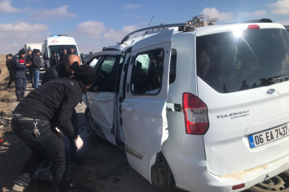 Kafa kafaya çarpıştılar! 1 ölü , 1 yaralı!