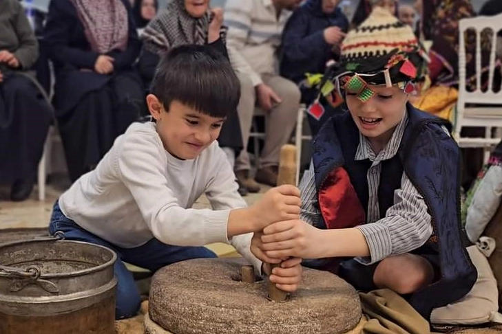 Bursa'da 'Eğitime Destek' gecesinde burs verilen 13 genç hayata tutundu