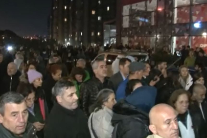 CHP’lilerin İstanbul İl Başkanlığı önündeki protestoları devam ediyor