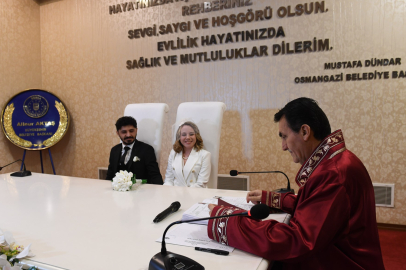 Dünya evine giren çifte Dündar’dan sürpriz