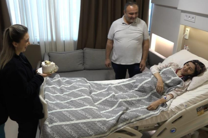 Tedavi gören hasta ve eşine sürpriz