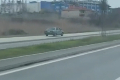 Ters yöne girerek kaldırımda son sürat ilerledi