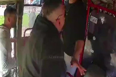 Fazla yolcu kavgasında şoför yolcuya sopa ile saldırdı