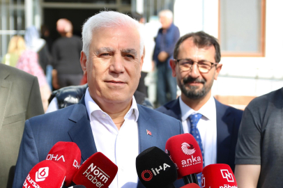 CHP Büyükşehir Belediye Başkan Adayı Bozbey oyunu kullandı
