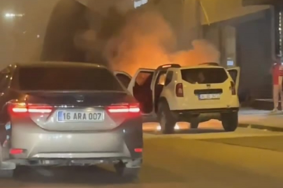 Bursa’da seyir halindeki otomobil alev alev yandı