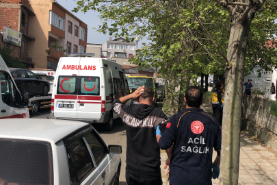 Otomobil lastiğini kesti, kendisini durdurmaya çalışan kişiyi bıçakladı