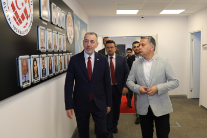 Türkmen Bakan Maruf ve heyetinin nezaket ziyareti 