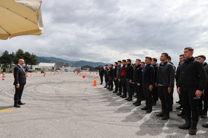 Vali Demirtaş'tan jandarma ve polis kursiyerlere moral ziyareti