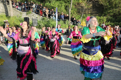 Baharın gelişi Mudanya'da coşkuyla kutlandı